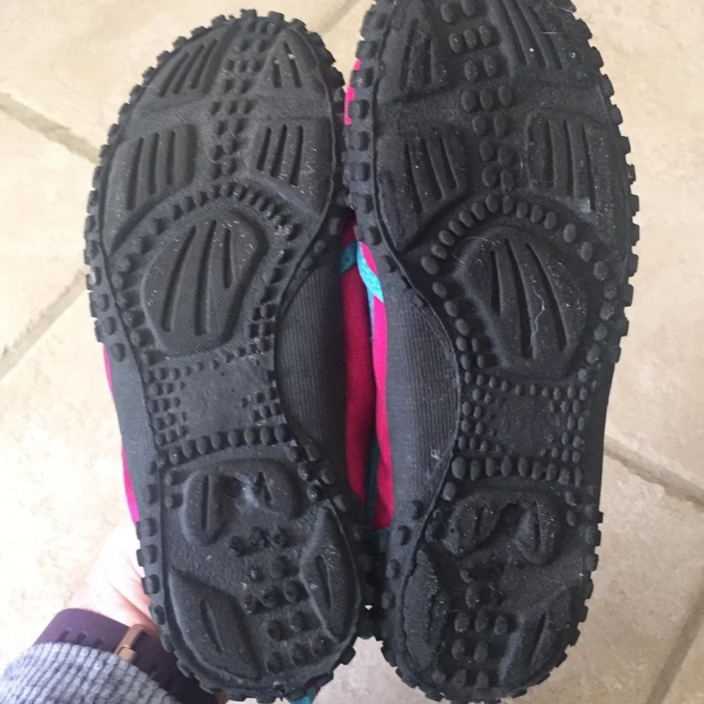 Fresko Water Shoes Size 1 Teal & Pink